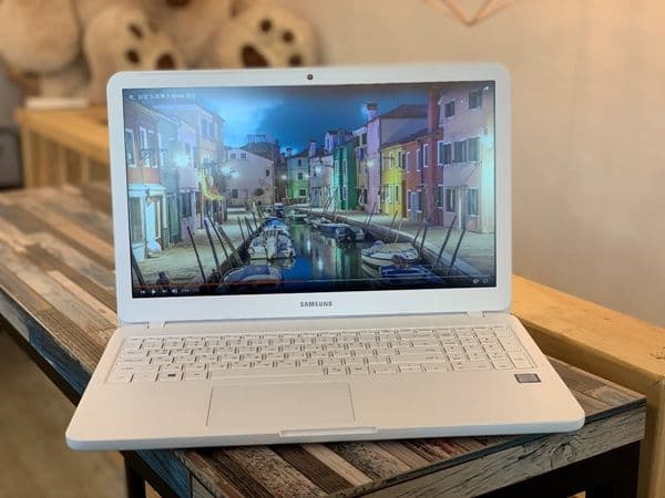 Notebook Samsung NT550EBZ